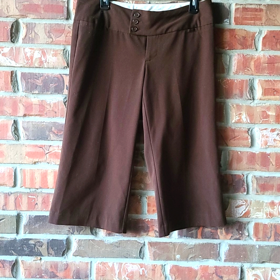 320 Maurices Brand Capri Slacks